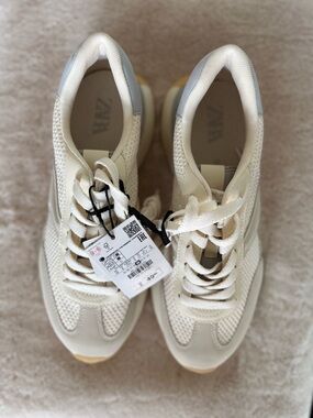 NWT ZARA Women’s sneakers size 39